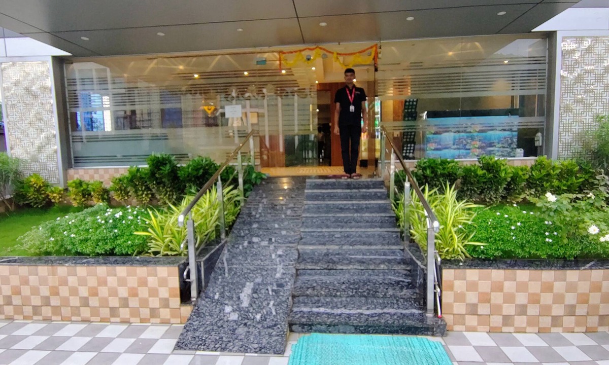 Mumbai Hotel | HOTEL CANDOR AMIGO