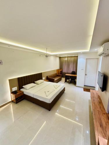 Adyar Hotel | Hotel Citywalk Residency