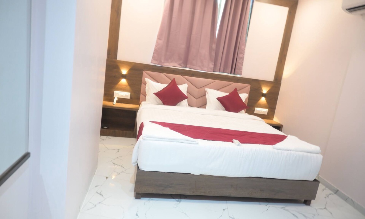 Malad East Hotel | Hotel Classy Comfort