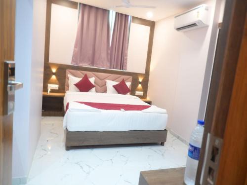 Malad East Hotel | Hotel Classy Comfort Near Exhibition Centre Nesco
