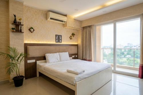 Kochi Hotel | Hotel Crest Wood inn