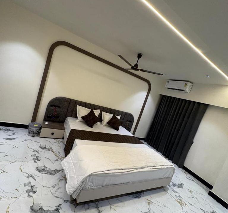 Junagadh Hotel | Hotel D Lite Inn