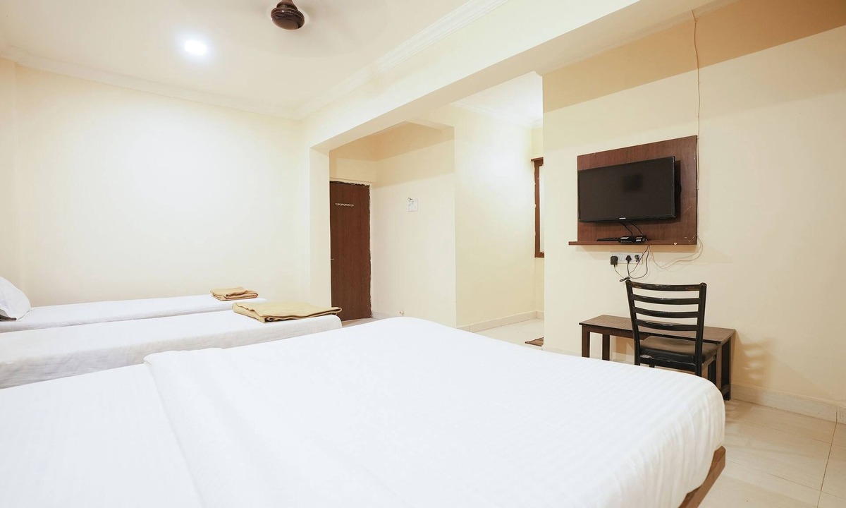 Amarnath Hotel | Hotel Della Comfort near Ambreshwar Shiv Mandir, Ambernath
