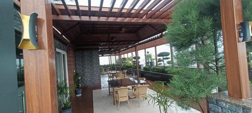 Neemrana Hotel | Hotel Ghiloth Inn