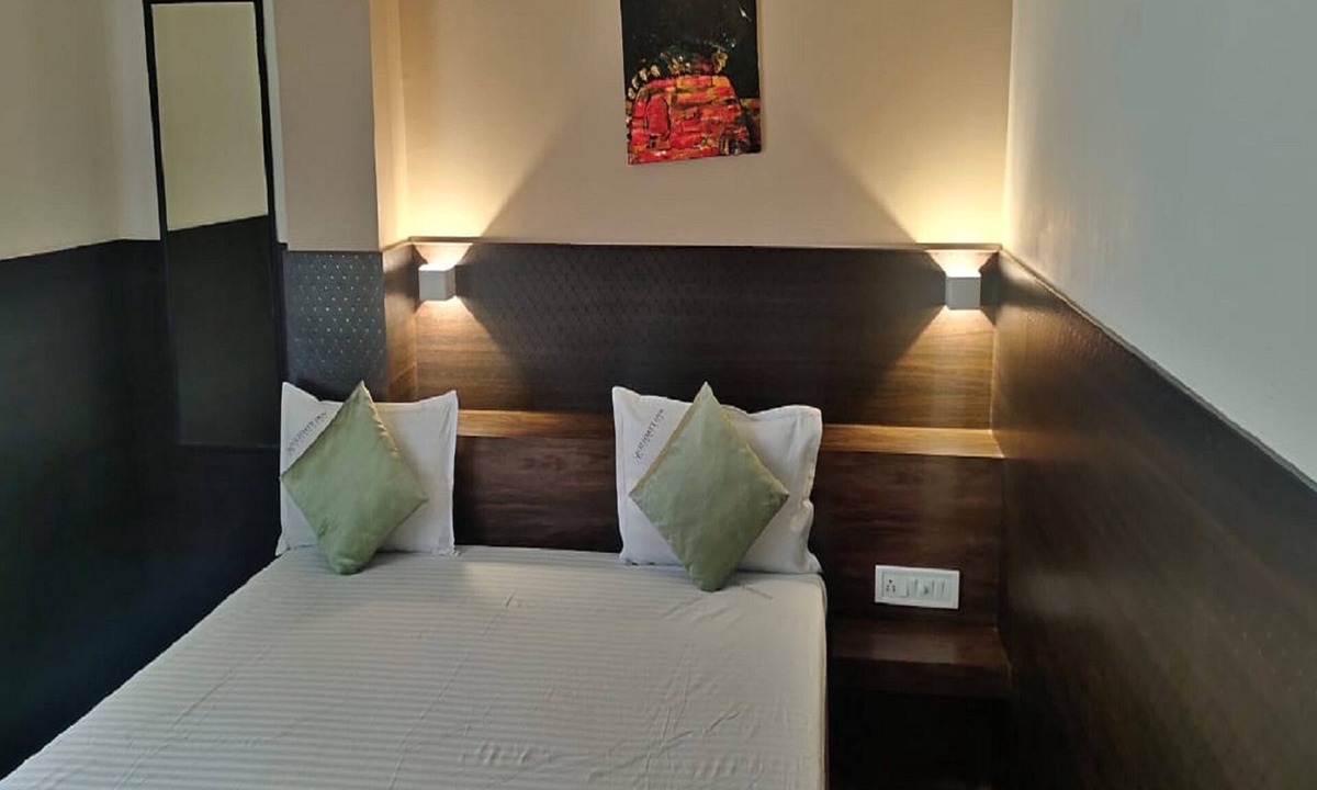 Pallavaram Hotel | Hotel Grand Gaayatris