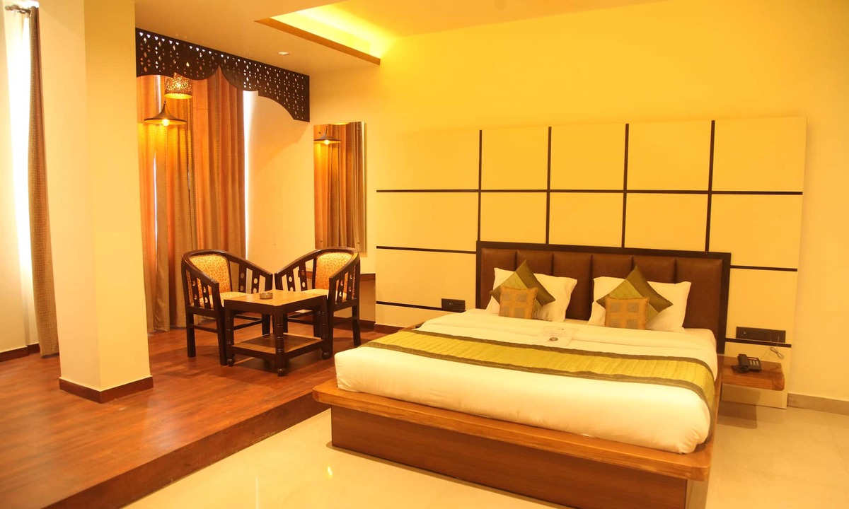 Lansdowne Hotel | Hotel Grand Kailash