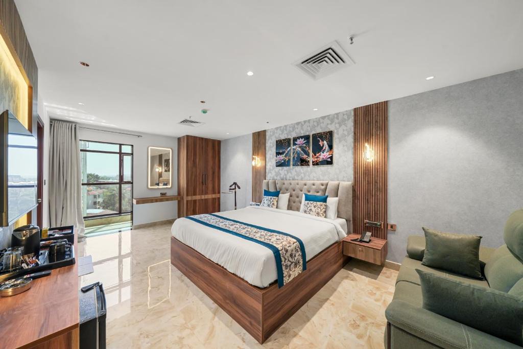 Lakshminarayana Pura Hotel | Hotel Grand Kasturi