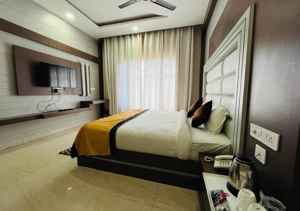 Bahadrabad Hotel | Hotel Grand Lajja by AHAR