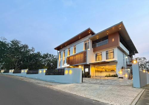 Mannarkkad Hotel | Hotel Grand Residency