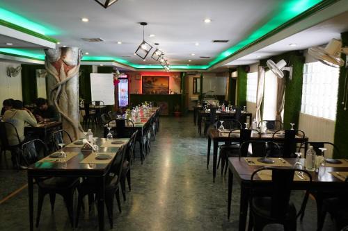 Katghora Hotel | Hotel Green Park