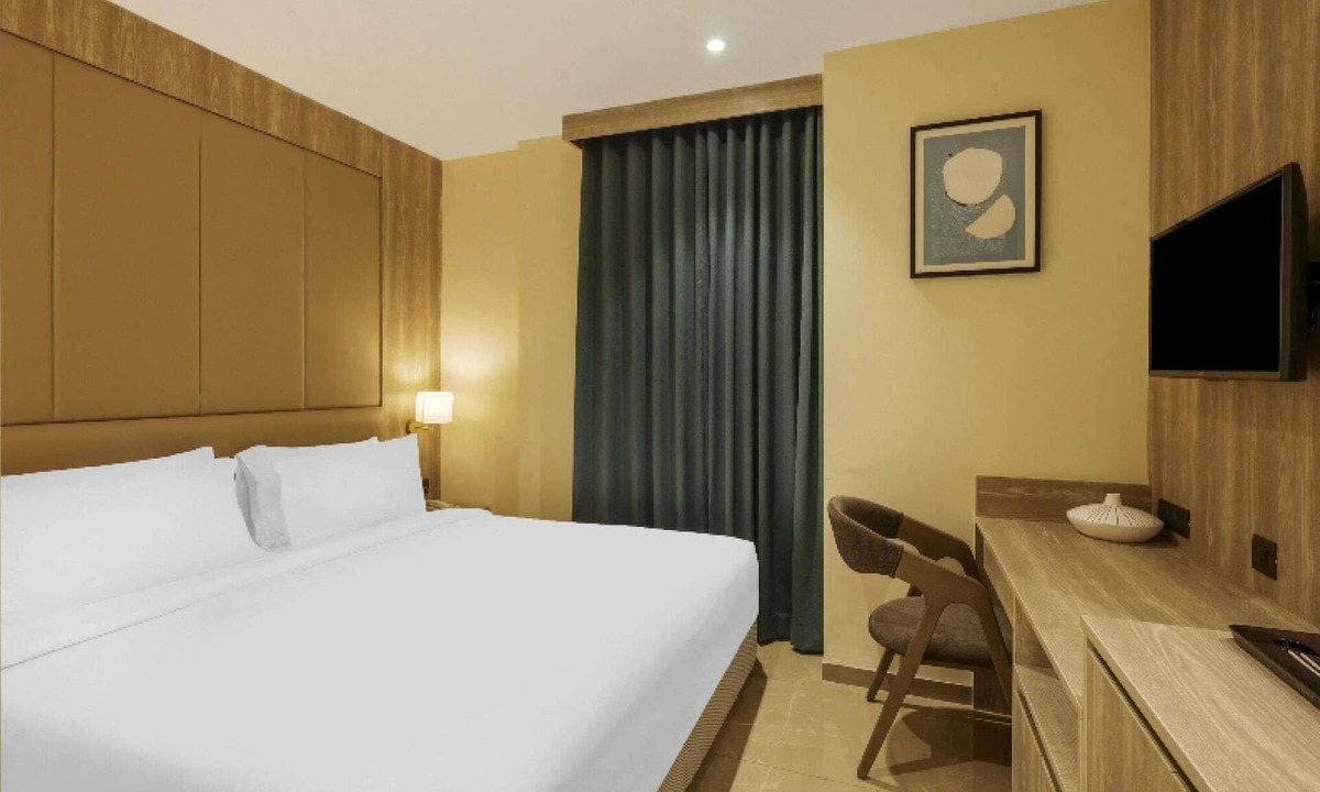 Sayajiganj House | Hotel in Vadodara near Railway Station