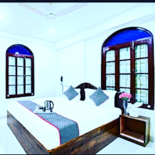 New Town Hotel | Hotel Jheel Mahal New Town Inn West Bengal - Couple Friendly