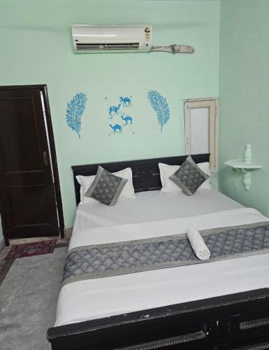 Amar Sagar Pol Hotel | Hotel Kalinga Palace