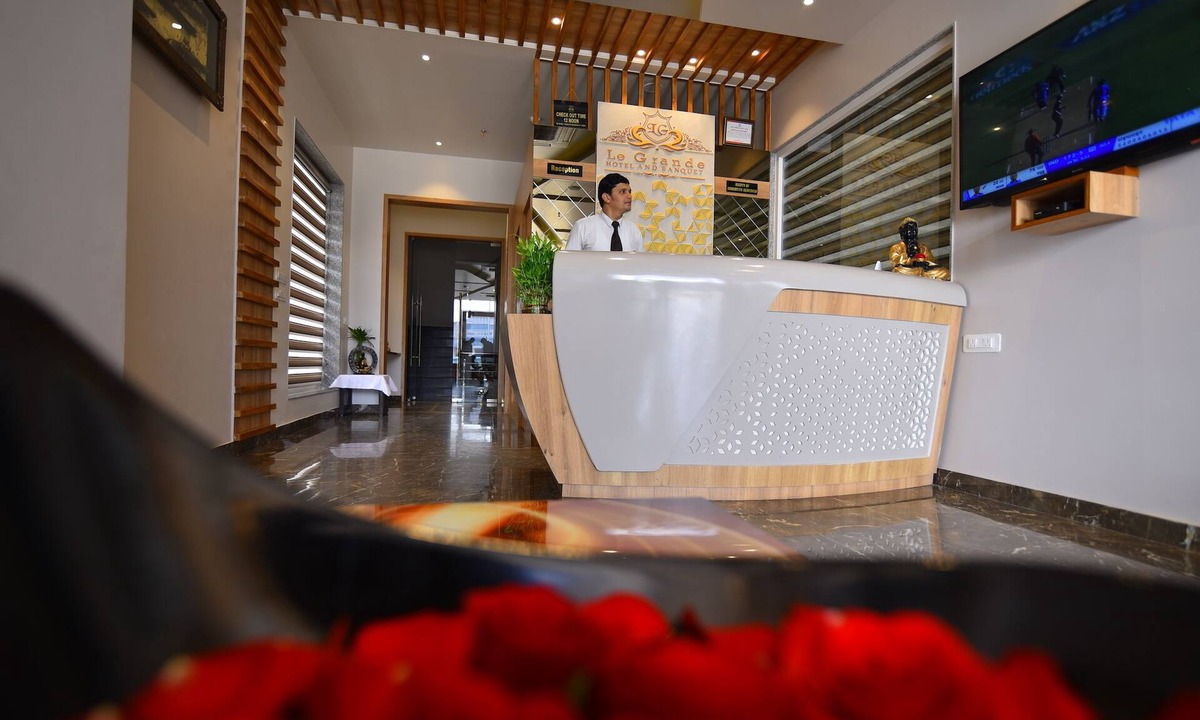 Chomu Hotel | Hotel Le Grande