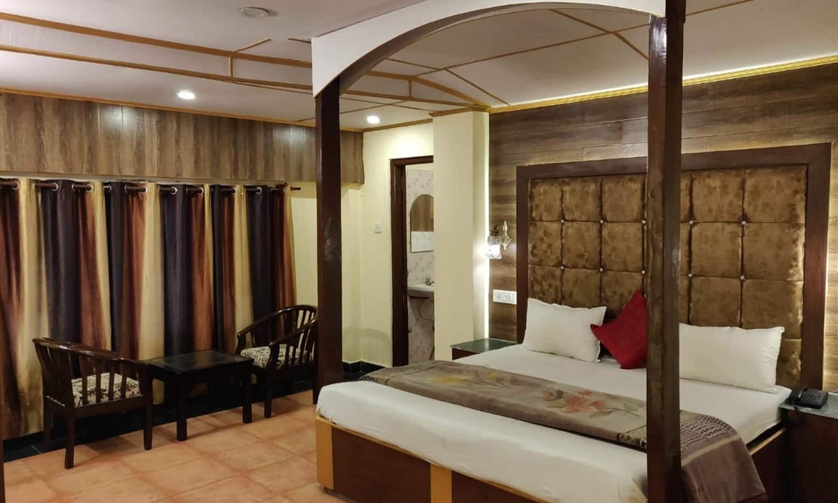 Shoghi Hotel | Hotel Lords Garden Glory