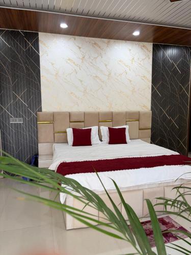 Jabalpur Hotel | Hotel Lotus Stay INN
