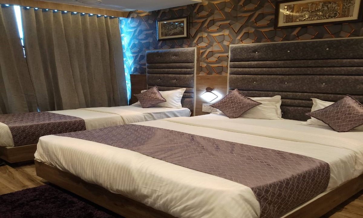 Chandkheda Hotel | Hotel Lotus Villa