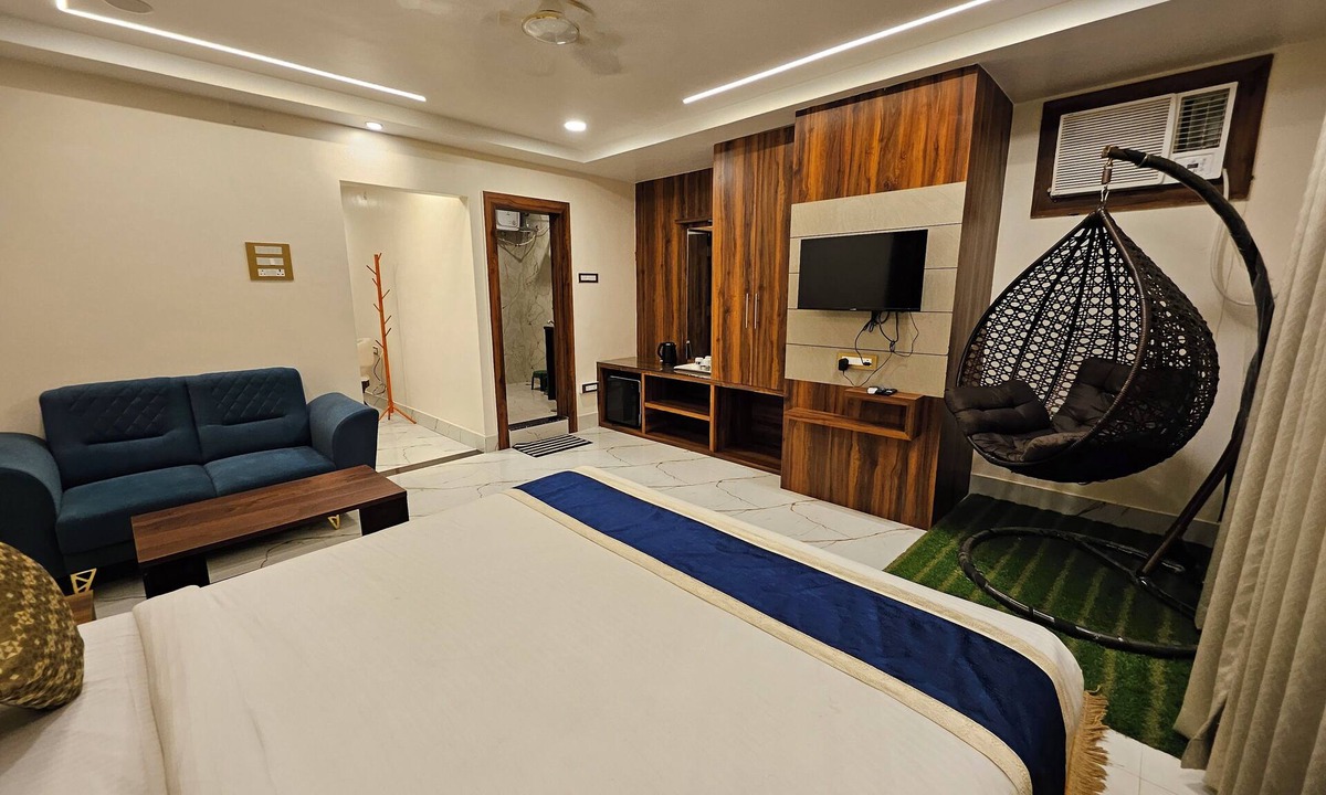 Deoghar Hotel | HOTEL MAA LAXMI PALACE