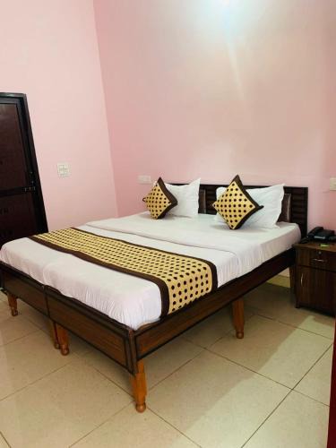 Chandigarh Hotel | Hotel Mahadev Home-Stay ! Near Chandigarh It'l Airport