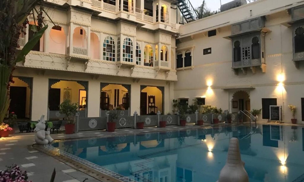Udaipur City Centre Hotel | HOTEL MAHENDRA PRAKASH