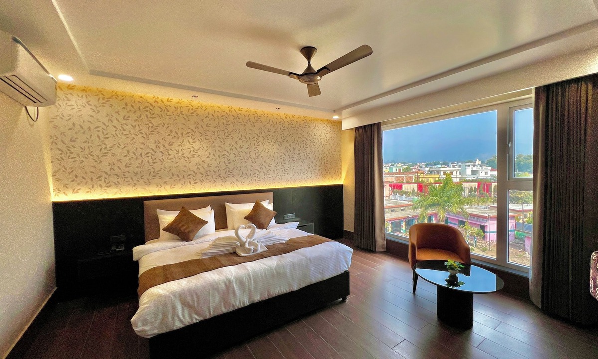Lansdowne Hotel | Hotel Mango Groves