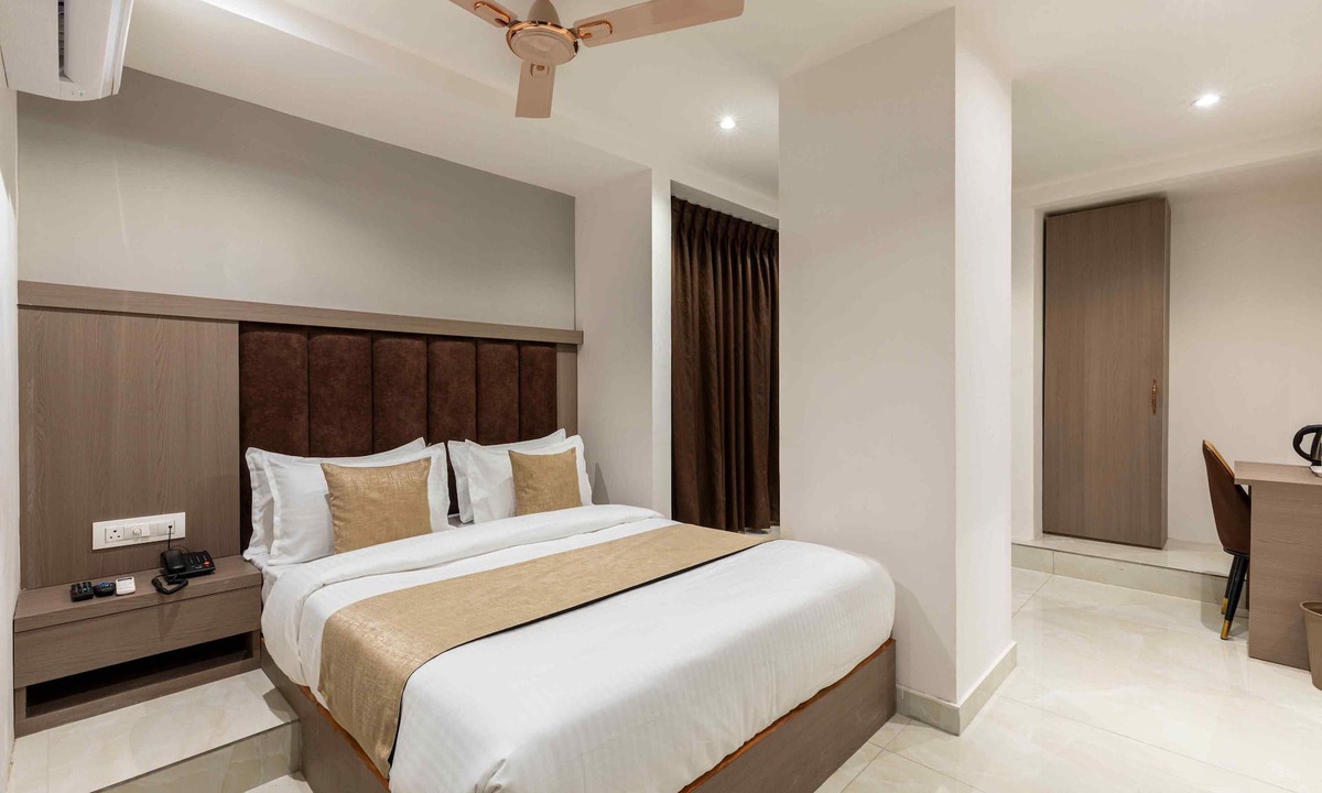Andheri West Hotel | HOTEL METROMAX
