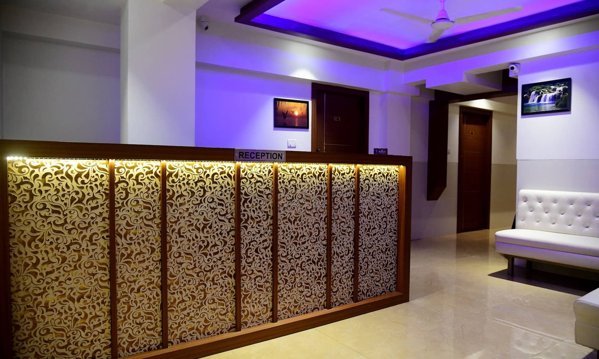 Dahanu Hotel | Hotel Monarch Center Point near Dahanu Beach, Bordi