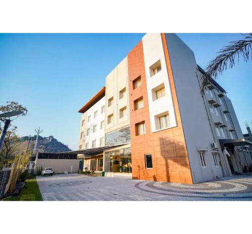 Palani Hotel | Hotel Nakshathra- A Royal Stay
