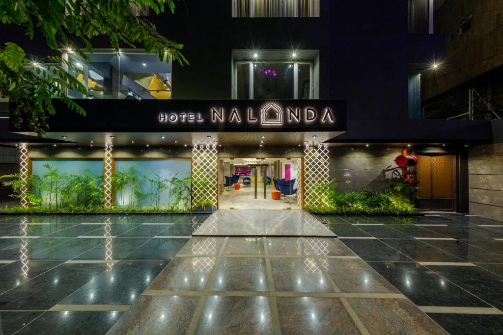 Ellis Bridge Hotel | Hotel Nalanda