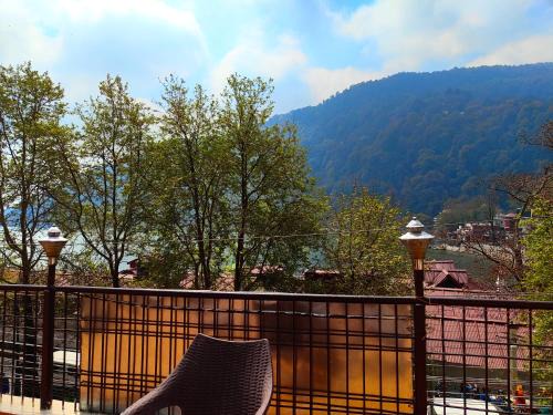 Mallital Hotel | HOTEL NEW ! FLATIES ! PALACE Near LAKE - Full Naini Lake View and Mountain Valley View - Wi Fi - Room Service Available - A TOP RATED PREOPERTY