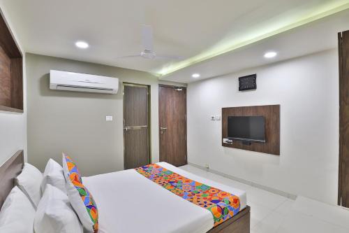 Sayajiganj Hotel | Hotel Nice RAILWAY STATION