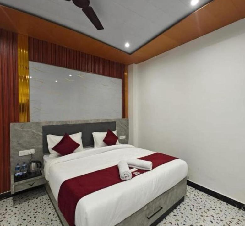 Govindpuri Hotel | Hotel NNK International - Govindpuri Metro
