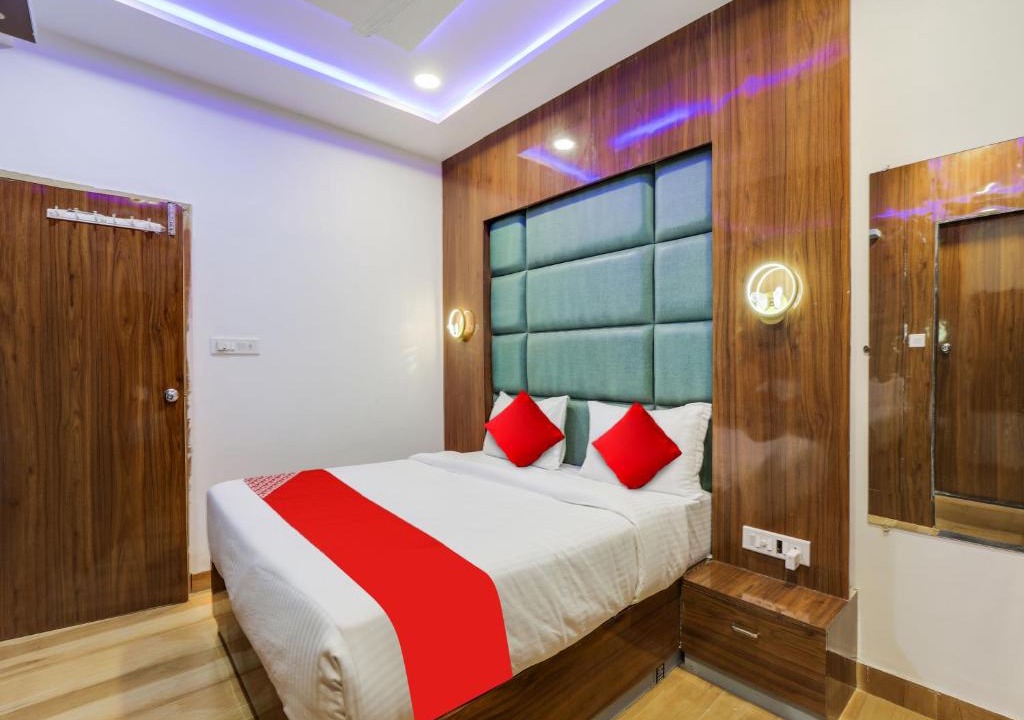 Navrangpura Hotel | Hotel O by OYO Bhanu Villa