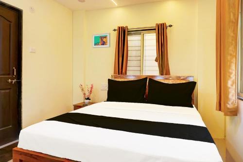 Pune Hotel | Hotel O Jaihind Building