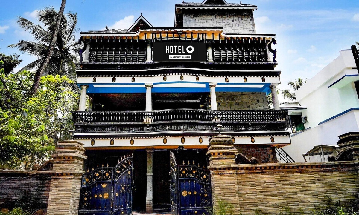 Thiruvananthapuram House | Hotel O Kazhakuttam Railway Station