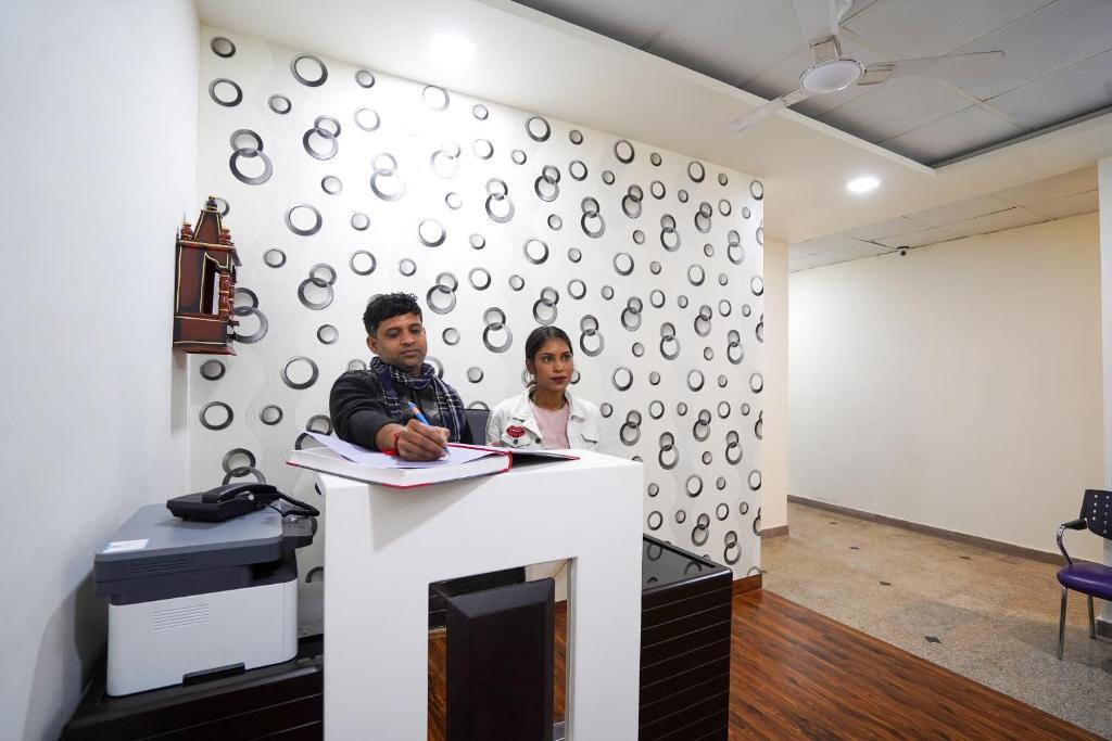 Pashim Vihar Hotel | Hotel O Mannat
