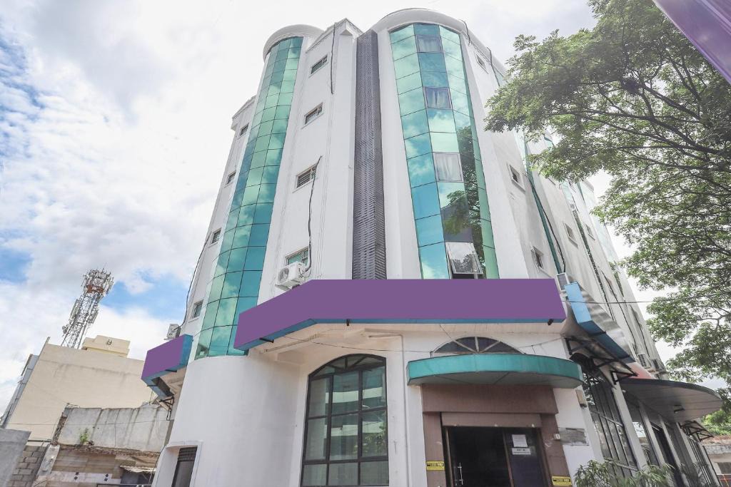Kalasipalya Hotel | Hotel O Townhall