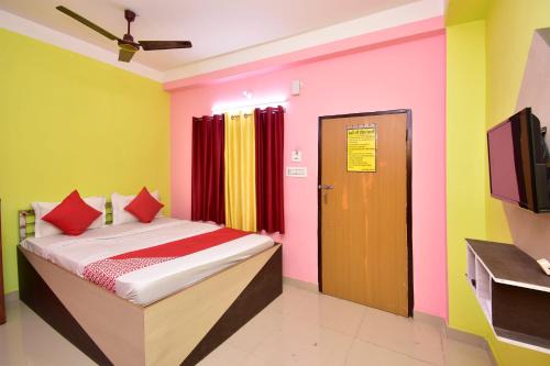 Tarapith Hotel | Hotel O Trinayani Guest House