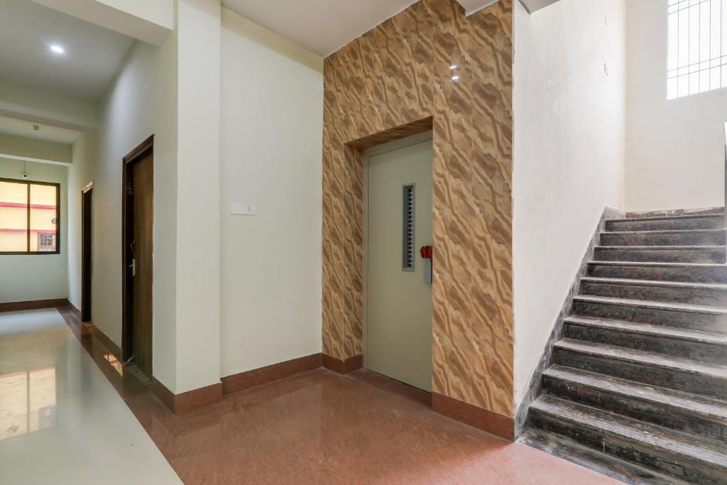 Patna Hotel | Hotel O White House