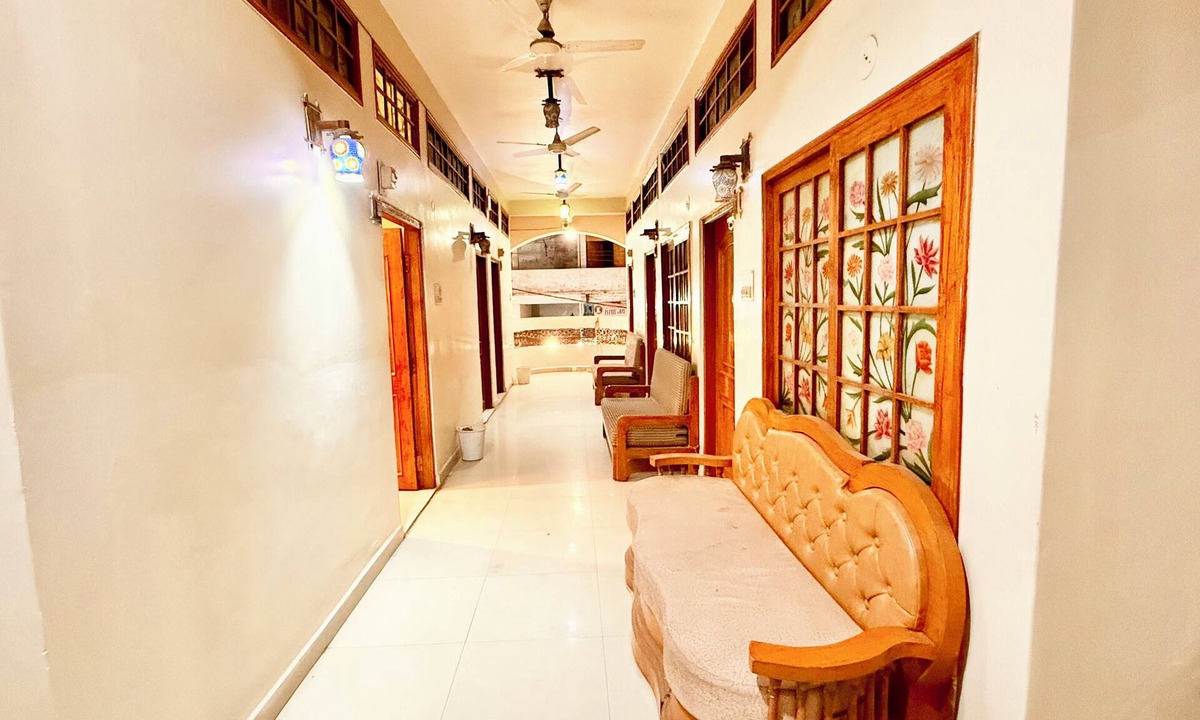 Ujjain Hotel | Hotel P Landmark Palace-near Main Places