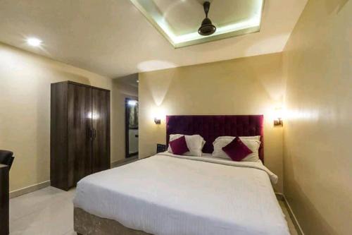 Nagpur Hotel | Hotel Parashar check in