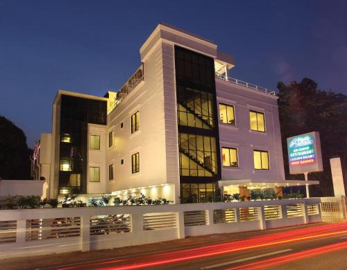 Aranmula Hotel | Hotel Park Residency Kozhencherry