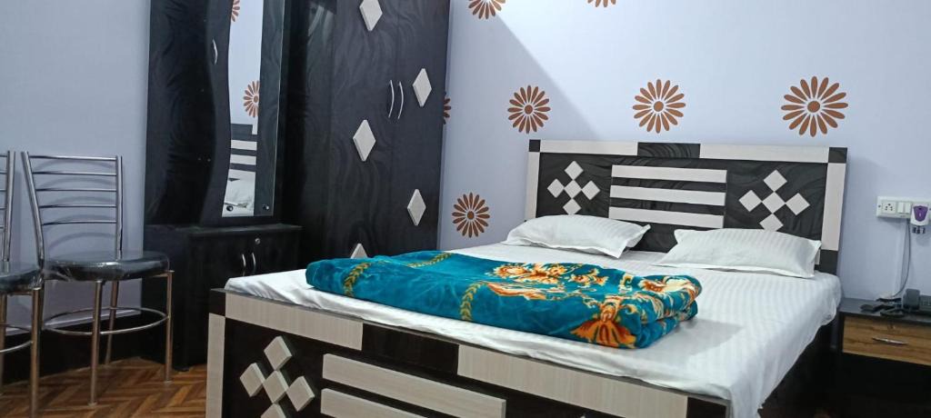 Ghatshila Hotel | Hotel PP Crown