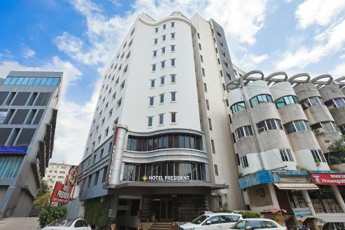 Sayajiganj Hotel | Hotel President, Kalaghoda