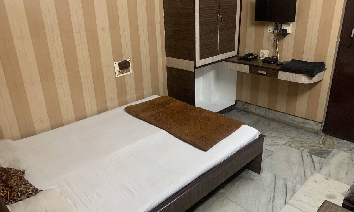 Paltan Bazaar Hotel | Hotel Prince