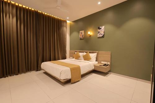 Aundh Hotel | Hotel Pune Pride, Baner