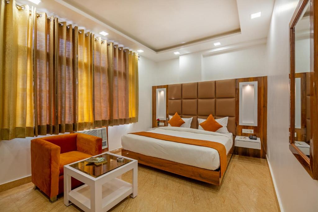 Karol Bagh Hotel | Hotel Rahul Palace By Golden Tree at Karol Bagh