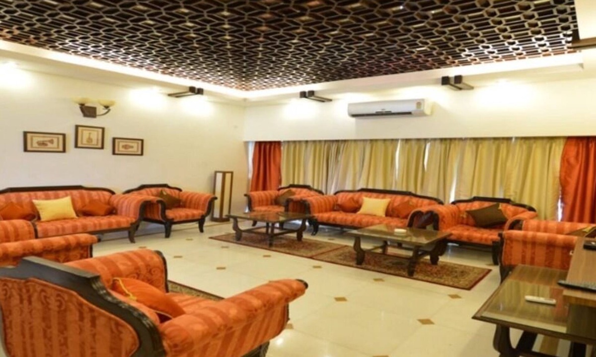 Surajkund Hotel | Hotel Raj Hans