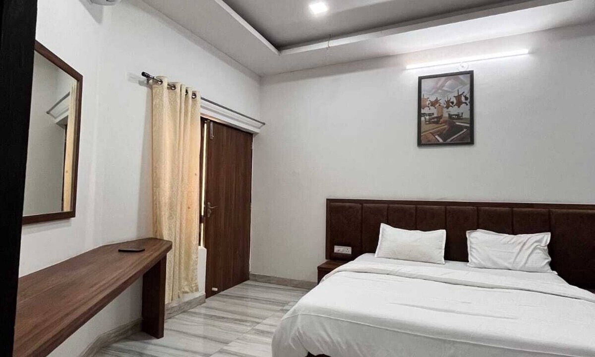 Uchiyarda Hotel | Hotel Raj Villas Palace