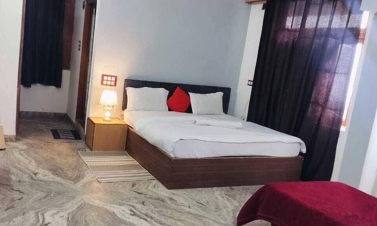 Gwalior Hotel | Hotel Ramya Palace